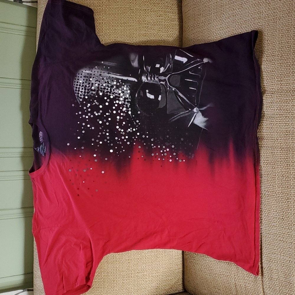 Star Wars 2x men'sVader t-shirt gently worn smoke free home